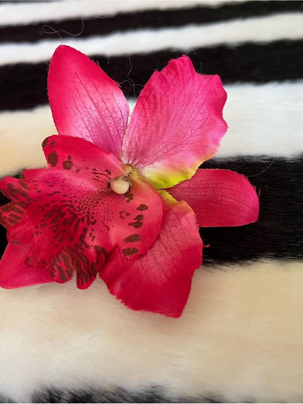 DARK PINK HAIR  FLOWER CLIP